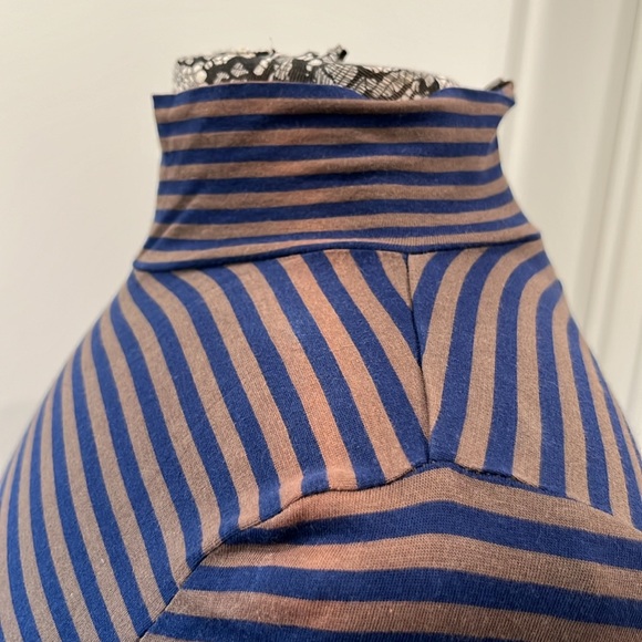 Demylee stretch mock turtleneck top - Picture 7 of 8